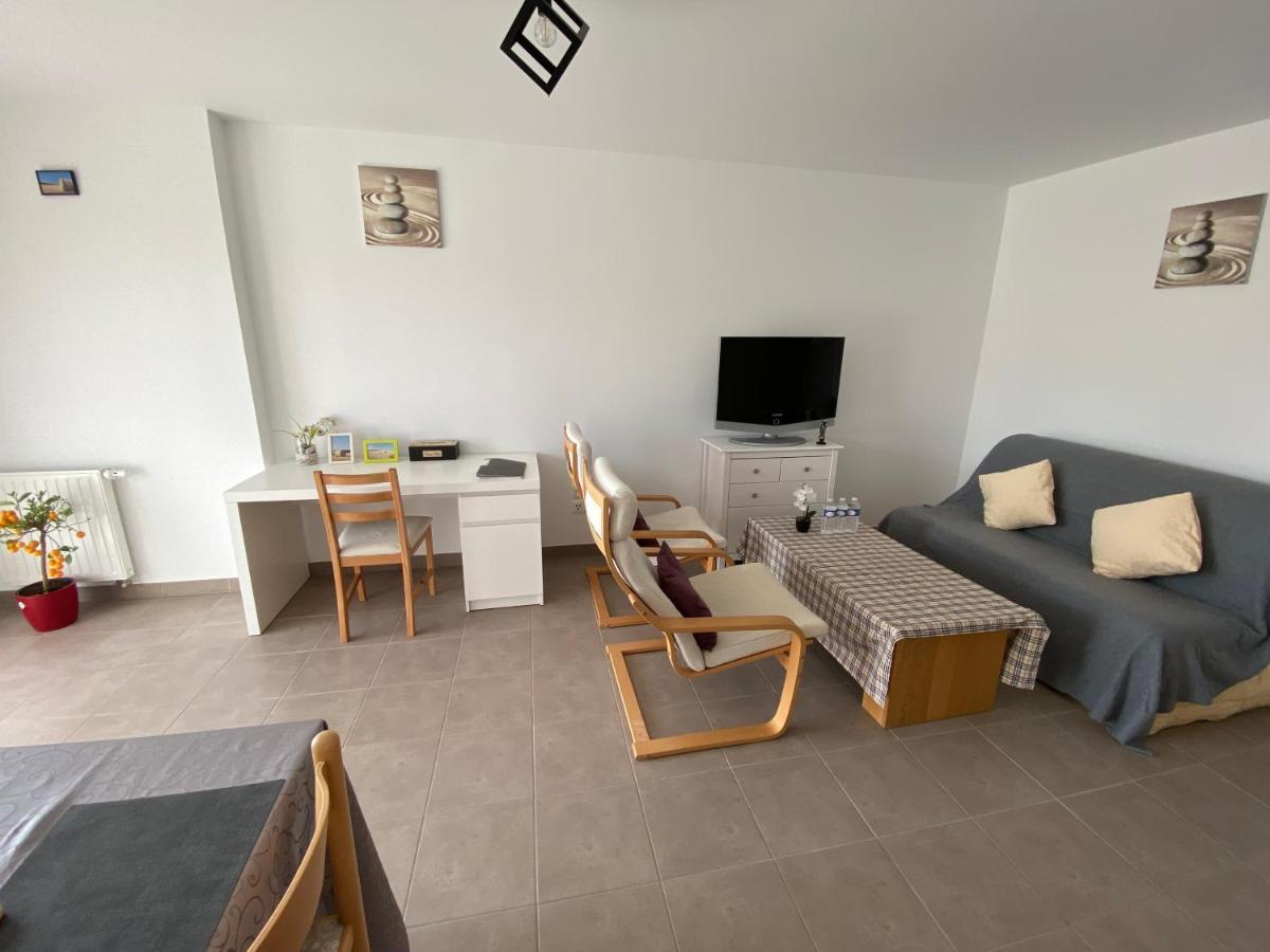Chez Ngoc - Appartement Meuble Lannion Exteriör bild